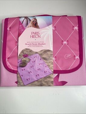 New Paris Hilton Pink Bow-Print Outdoor Picnic Mat